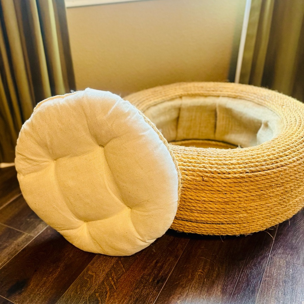 Eco Handmade Cat Scratch Pouf